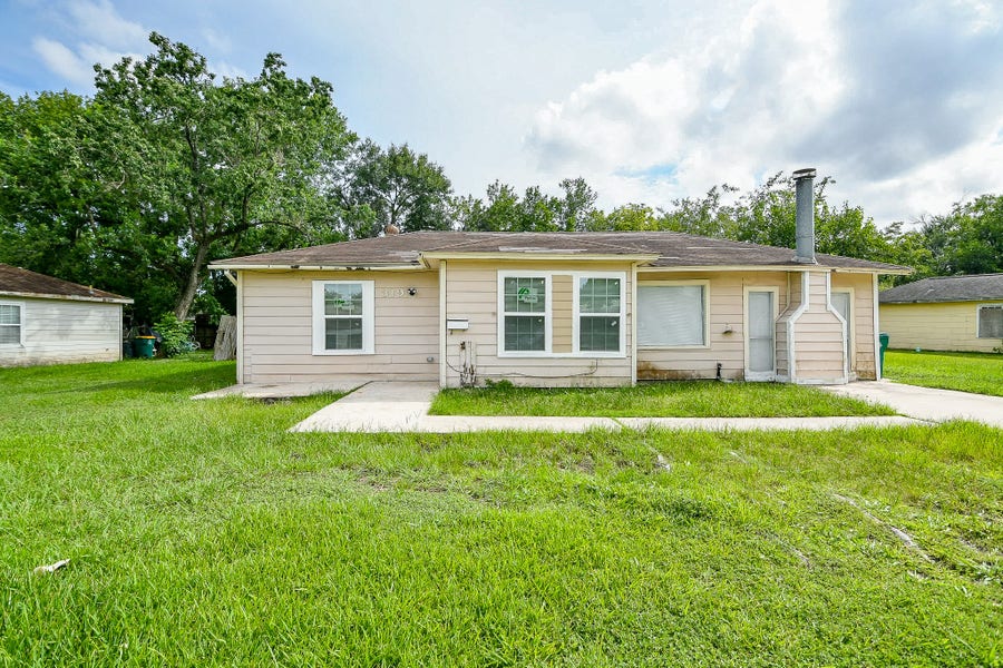 Property photo for 319 Rustic Drive, Pasadena, TX