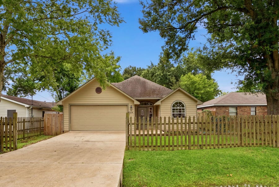 Property photo for 319 Moore Street, Tomball, TX