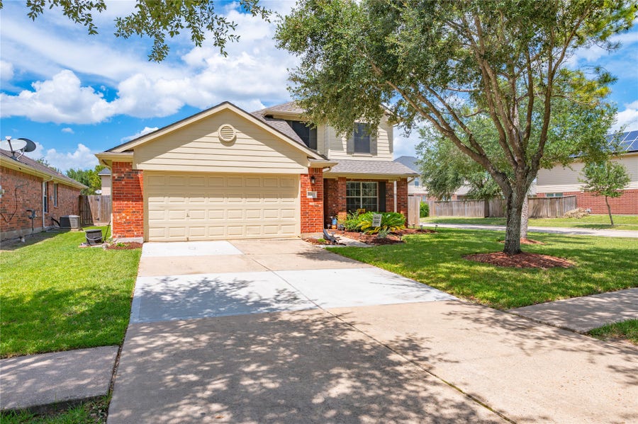 Property photo for 13601 Trail Meadow Lane, Rosharon, TX