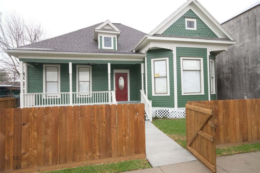 Property photo for 505 Winnie Street, Houston, TX
