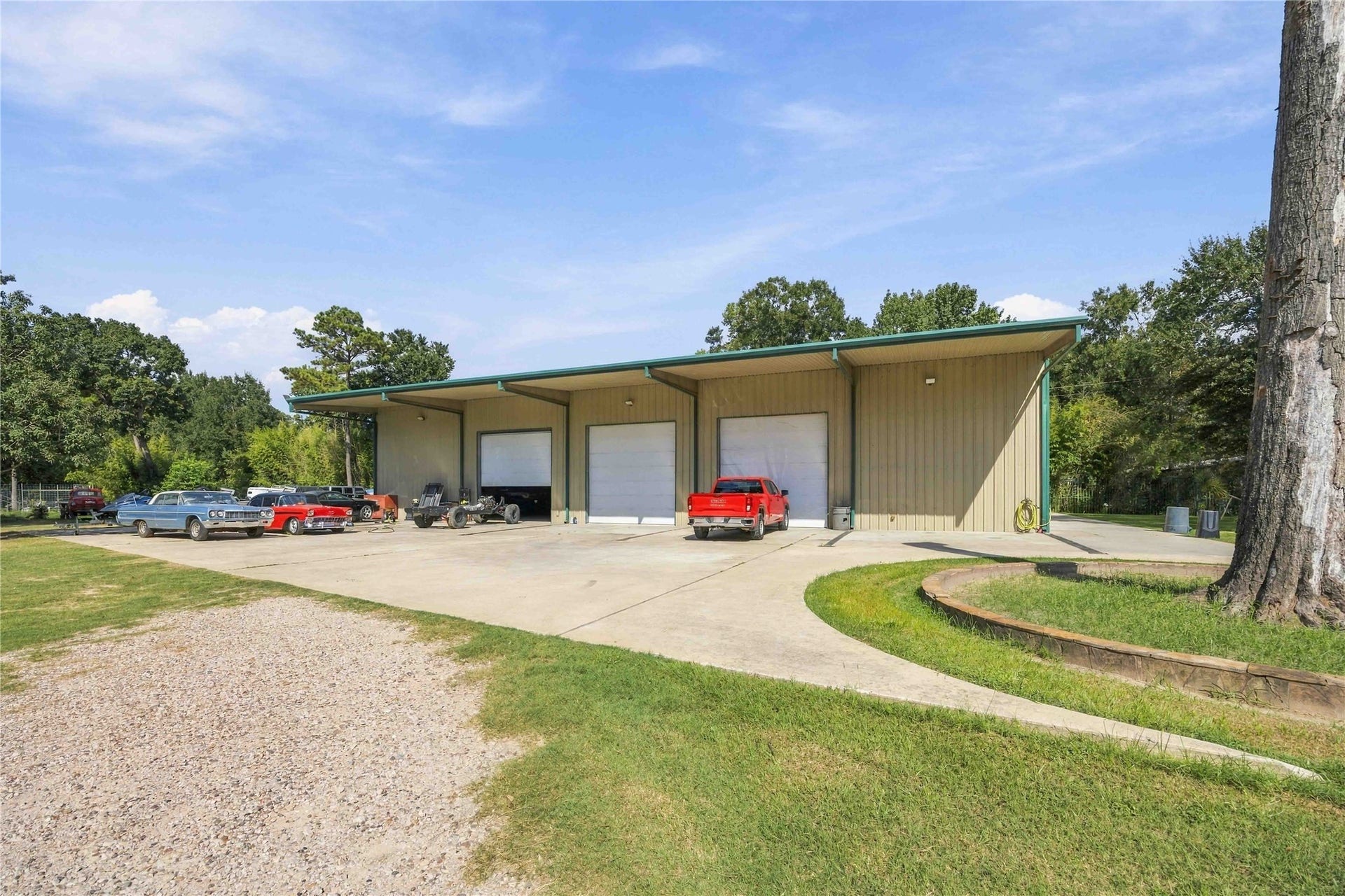 22731 Ford Road, Porter, TX 77365 22731 Ford Road, Porter, TX 77365
