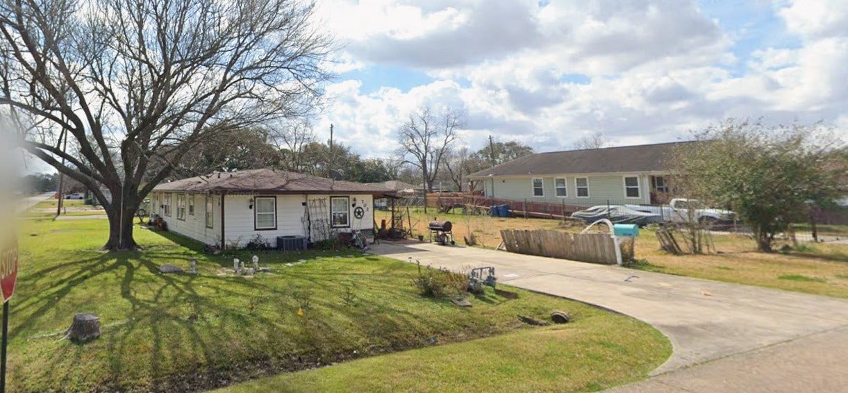 1501 State Street, South Houston, TX 77587 view from 702 Illinois duplex entrance