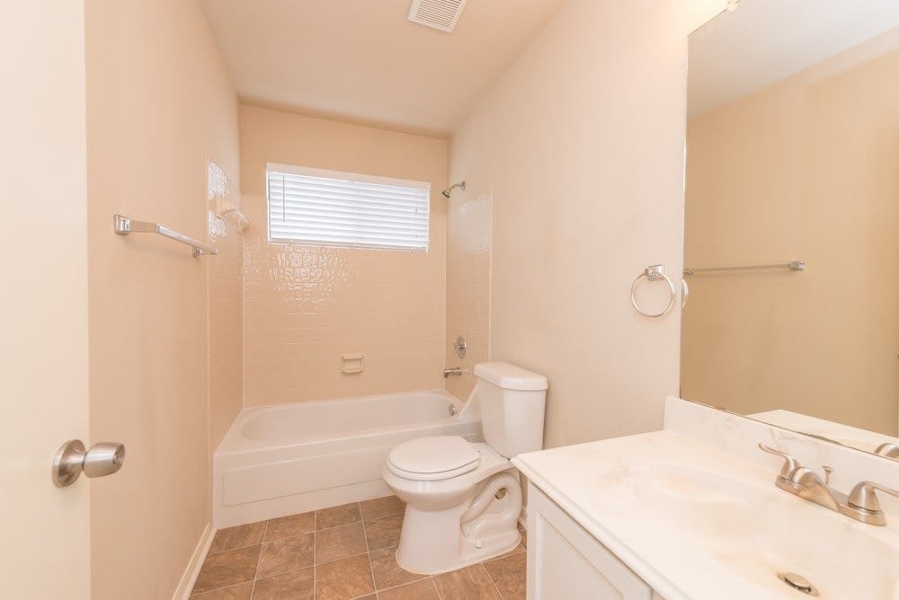 15119 Manorhill Drive, Houston, TX 77062 15119 Manorhill Drive, Houston, TX 77062