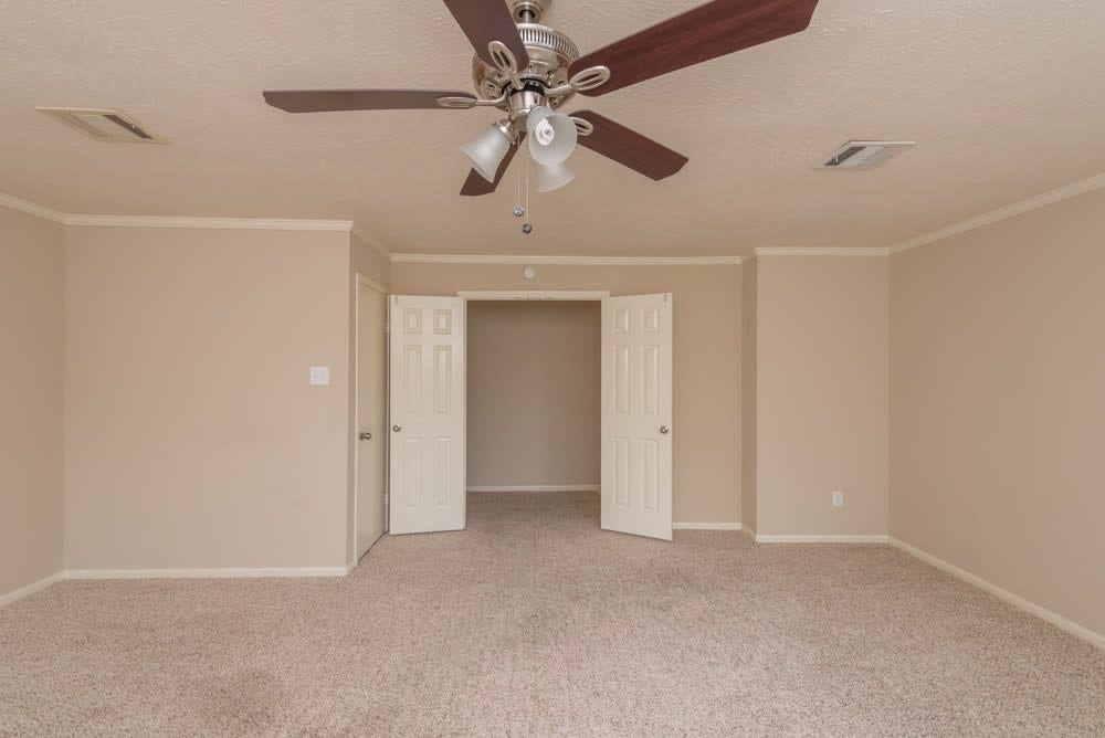 15119 Manorhill Drive, Houston, TX 77062 15119 Manorhill Drive, Houston, TX 77062