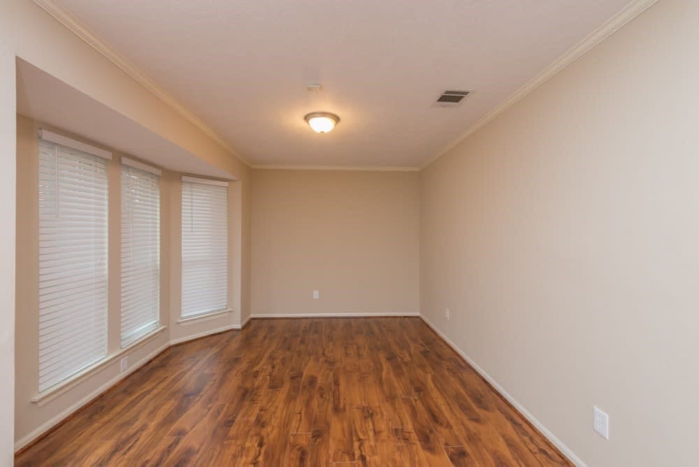 15119 Manorhill Drive, Houston, TX 77062 15119 Manorhill Drive, Houston, TX 77062