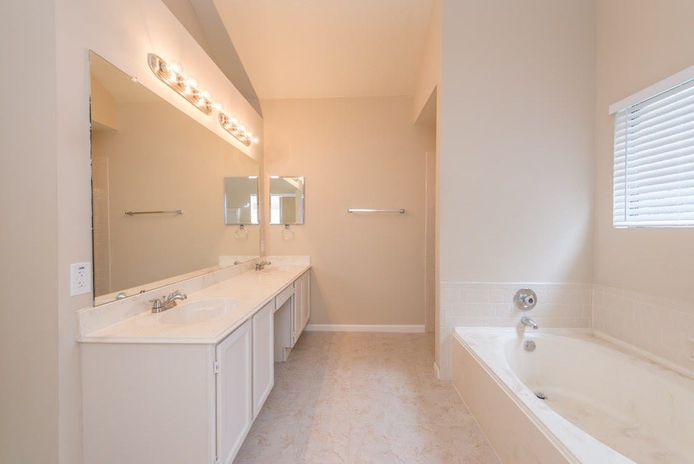 15119 Manorhill Drive, Houston, TX 77062 15119 Manorhill Drive, Houston, TX 77062