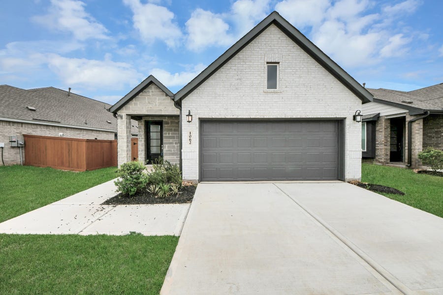 Property photo for 1062 Blue Stone Drive, Beasley, TX