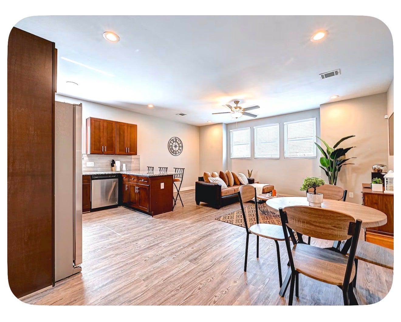 3241 Dixie Drive, Houston, TX 77021 3241 Dixie Drive, Houston, TX 77021