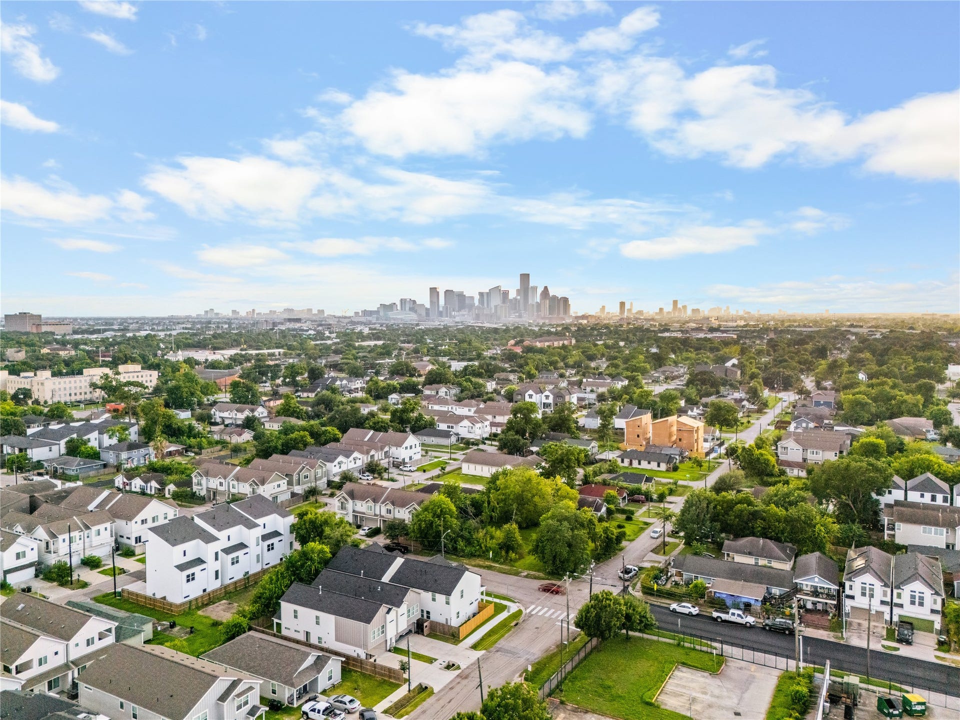 1912 Schweikhardt Street, Houston, TX 77020 Located minutes from Downtown Houston, East Downtown, and access to major highways.
