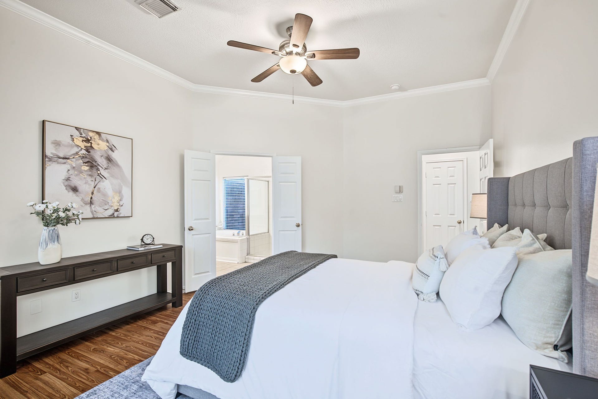 51 Pinery Ridge Place, The Woodlands, TX 77382 The primary suite connects directly to its bathroom, keeping your sleeping, dressing, and morning routines together.