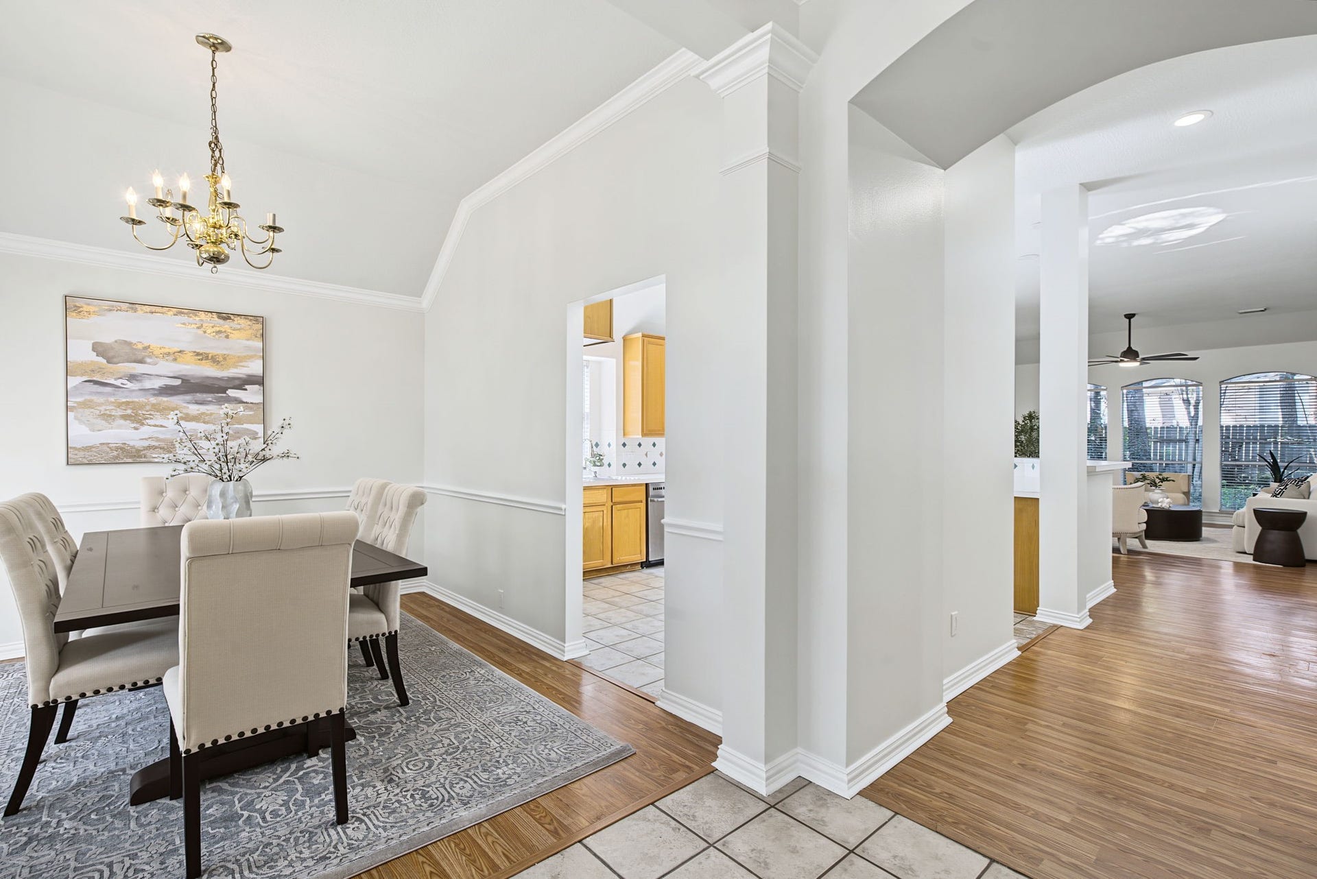 51 Pinery Ridge Place, The Woodlands, TX 77382 Arched openings connect the entry, dining room, and main living areas, creating an easy flow through the home.