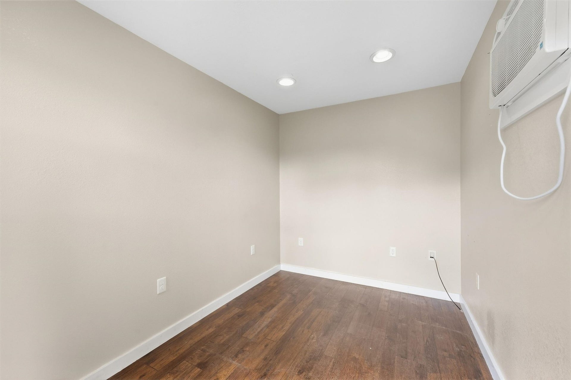 7321 Root Road, Spring, TX 77389 Would make a nice little flex office space.