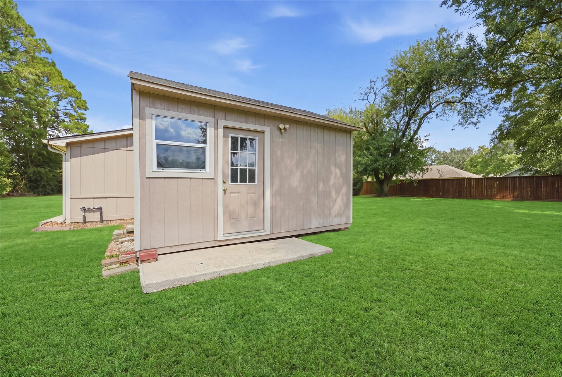 7321 Root Road, Spring, TX 77389 The storage shed is part storage and part air conditioned space.