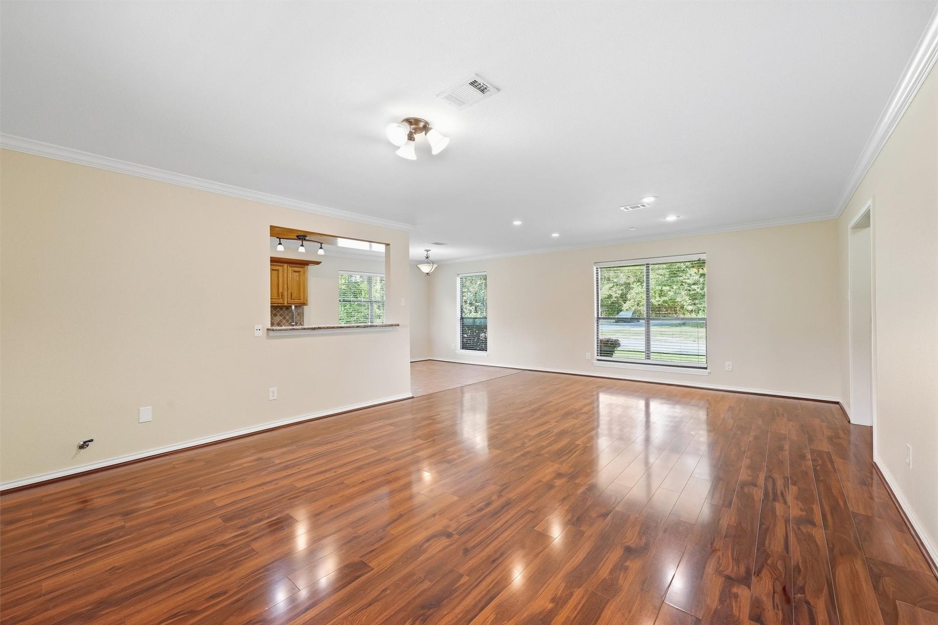 7321 Root Road, Spring, TX 77389 Large family room