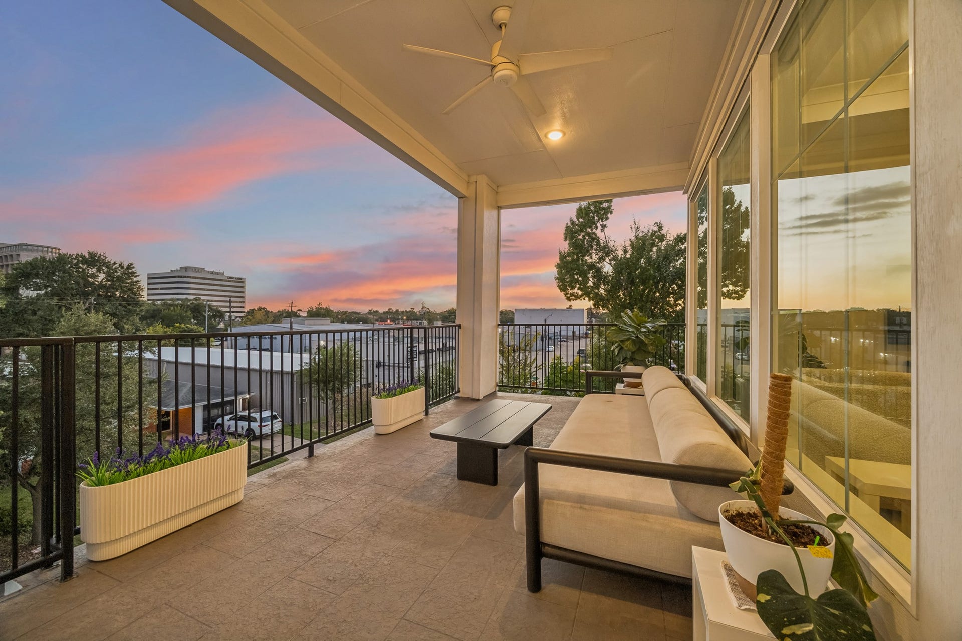 2432 Wroxton Road, Houston, TX 77005 2432 Wroxton Road, Houston, TX 77005