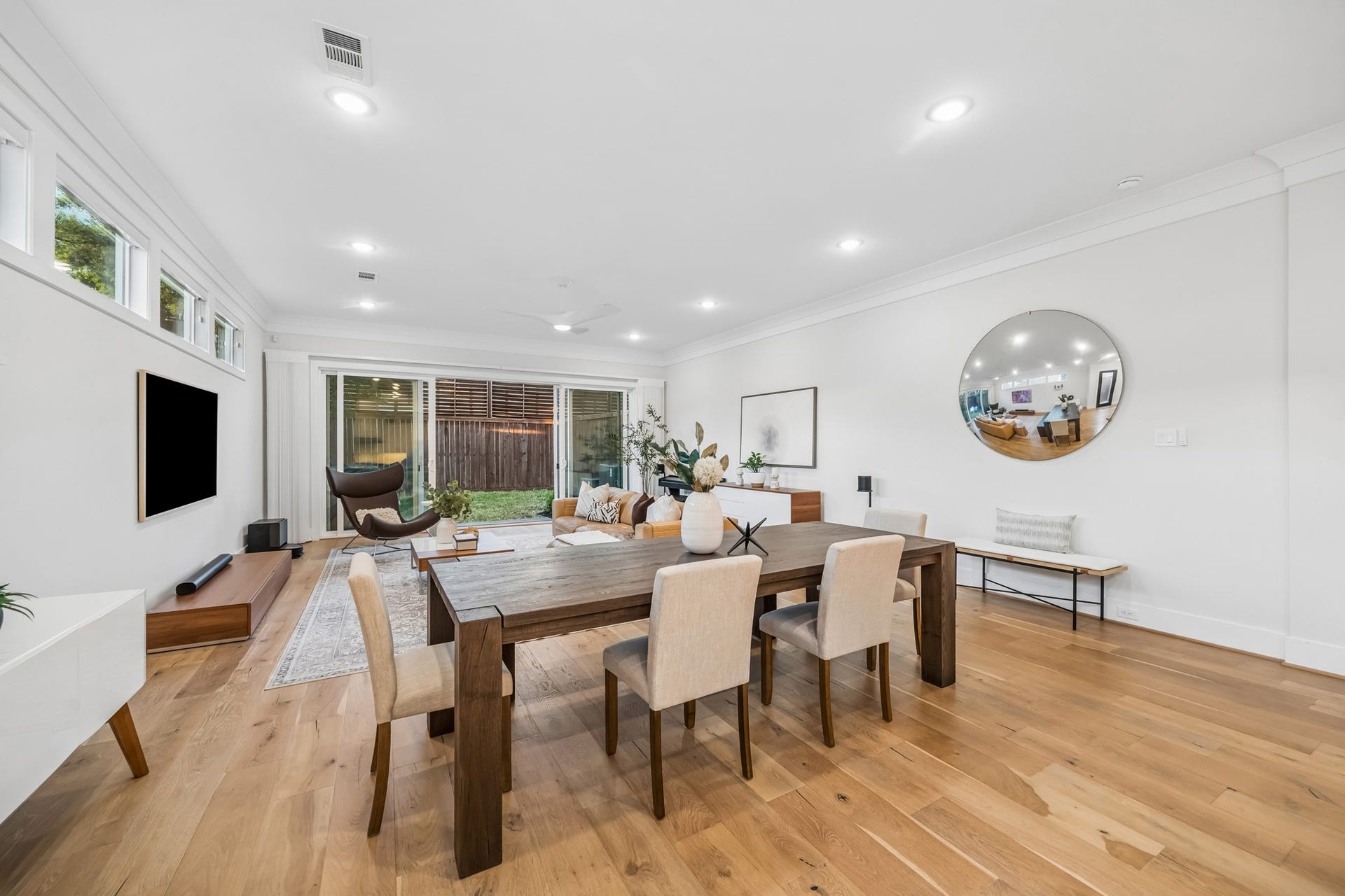 2432 Wroxton Road, Houston, TX 77005 2432 Wroxton Road, Houston, TX 77005