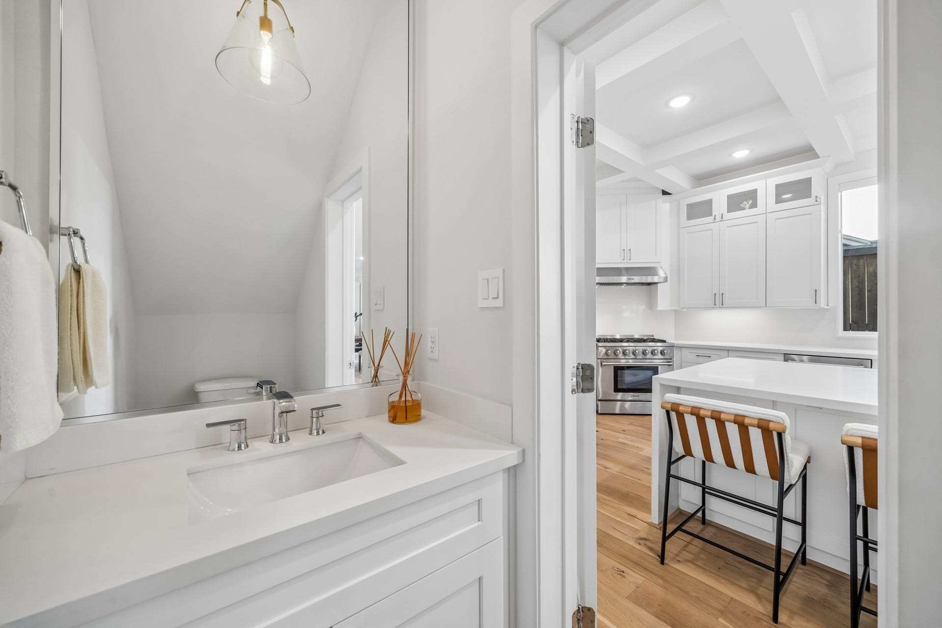 2432 Wroxton Road, Houston, TX 77005 2432 Wroxton Road, Houston, TX 77005