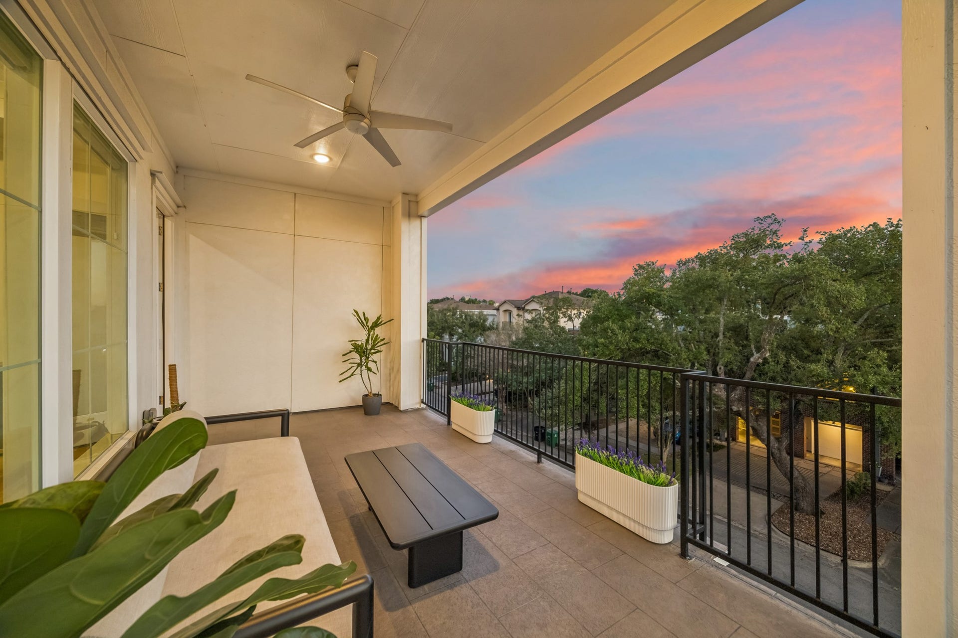 2432 Wroxton Road, Houston, TX 77005 2432 Wroxton Road, Houston, TX 77005