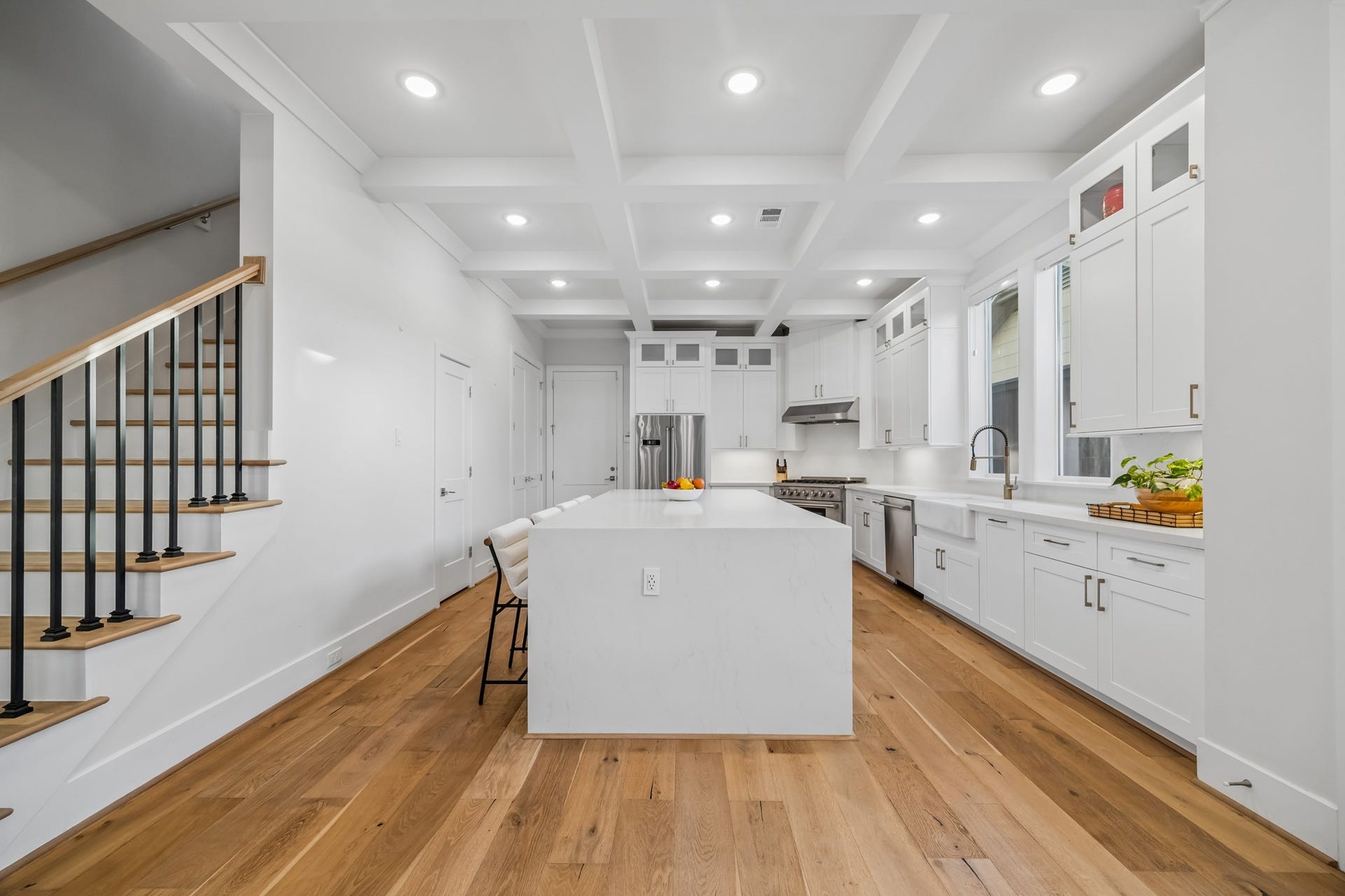 2432 Wroxton Road, Houston, TX 77005 2432 Wroxton Road, Houston, TX 77005