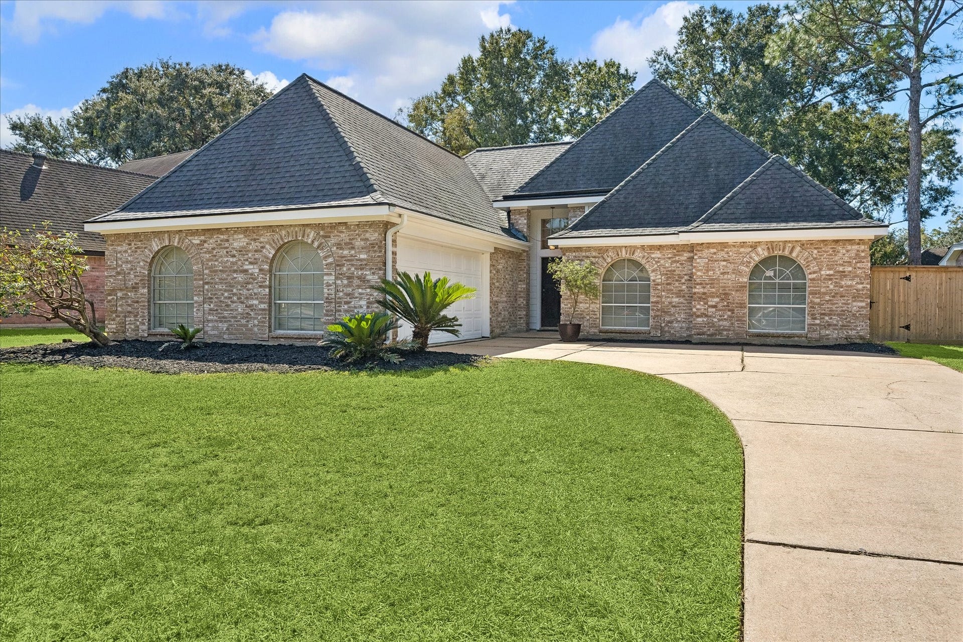 15503 Ensenada Drive, Houston, TX 77083 15503 Ensenada Drive, Houston, TX 77083