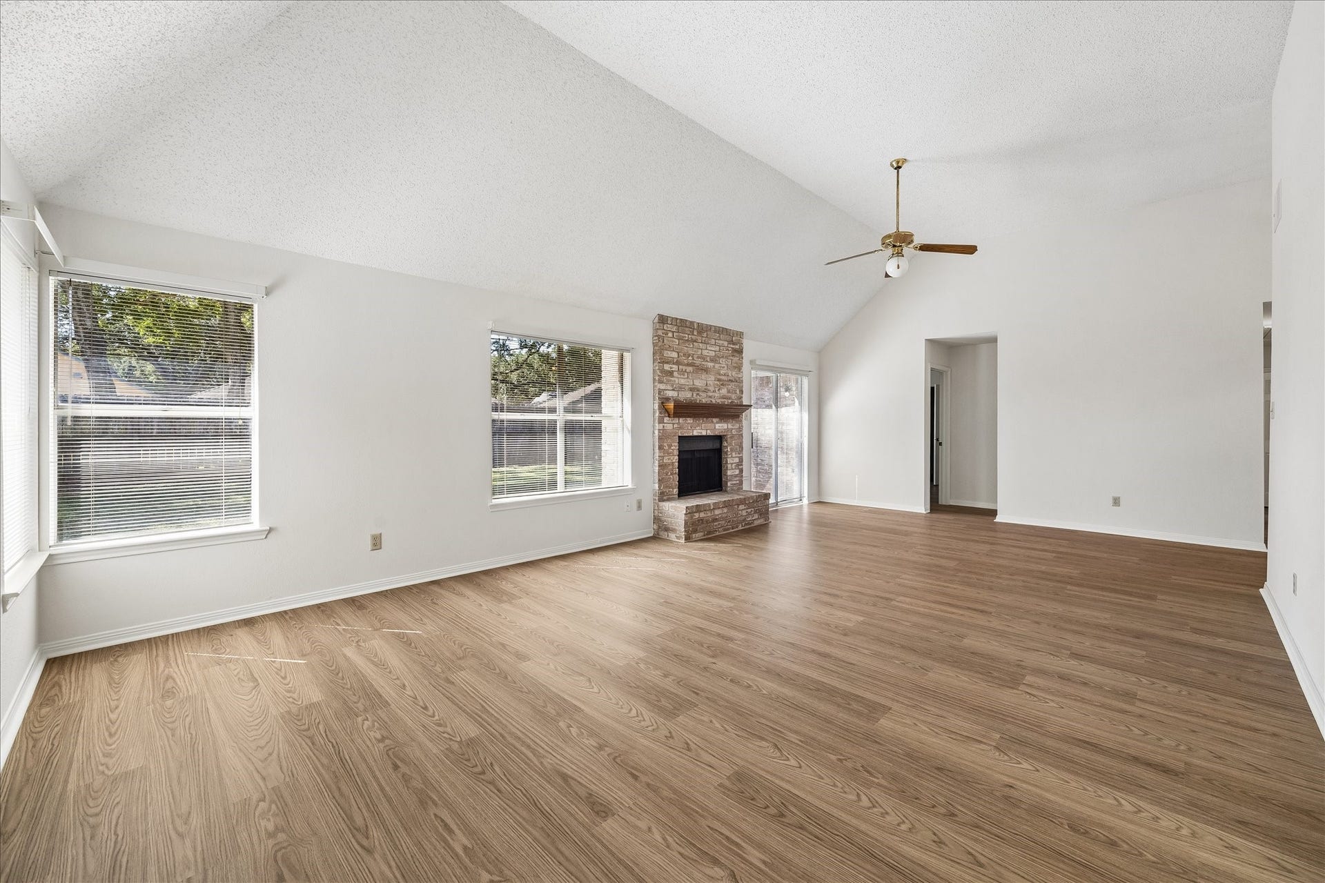 15503 Ensenada Drive, Houston, TX 77083 Another view of the spacious den