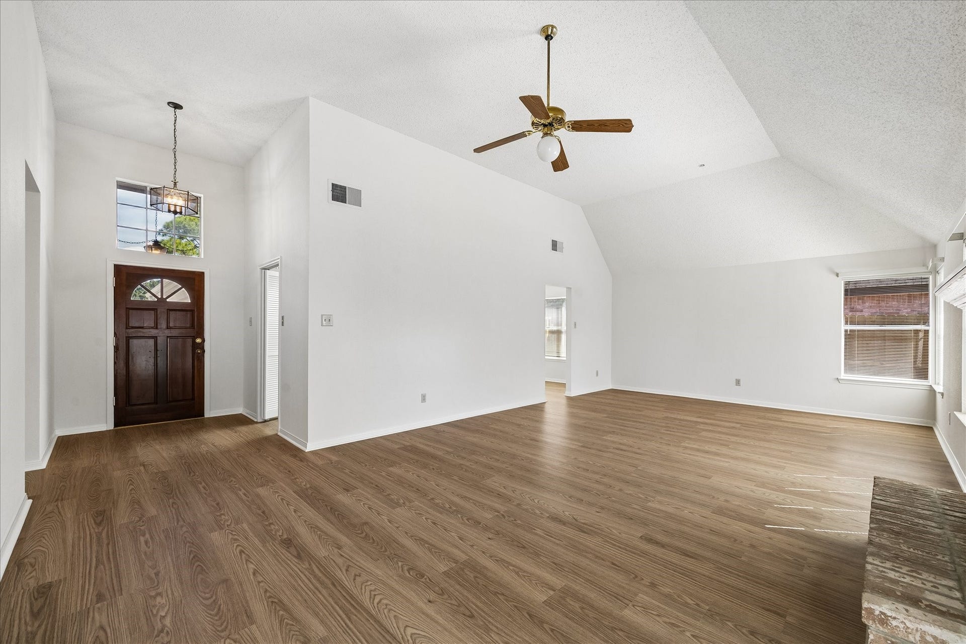 15503 Ensenada Drive, Houston, TX 77083 15503 Ensenada Drive, Houston, TX 77083