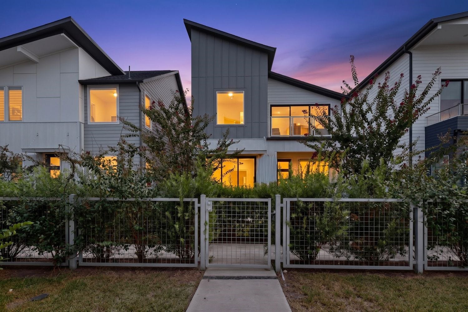 9820 Mocking Bird Hill Lane, Houston, TX 77080 So inviting and yet so private.