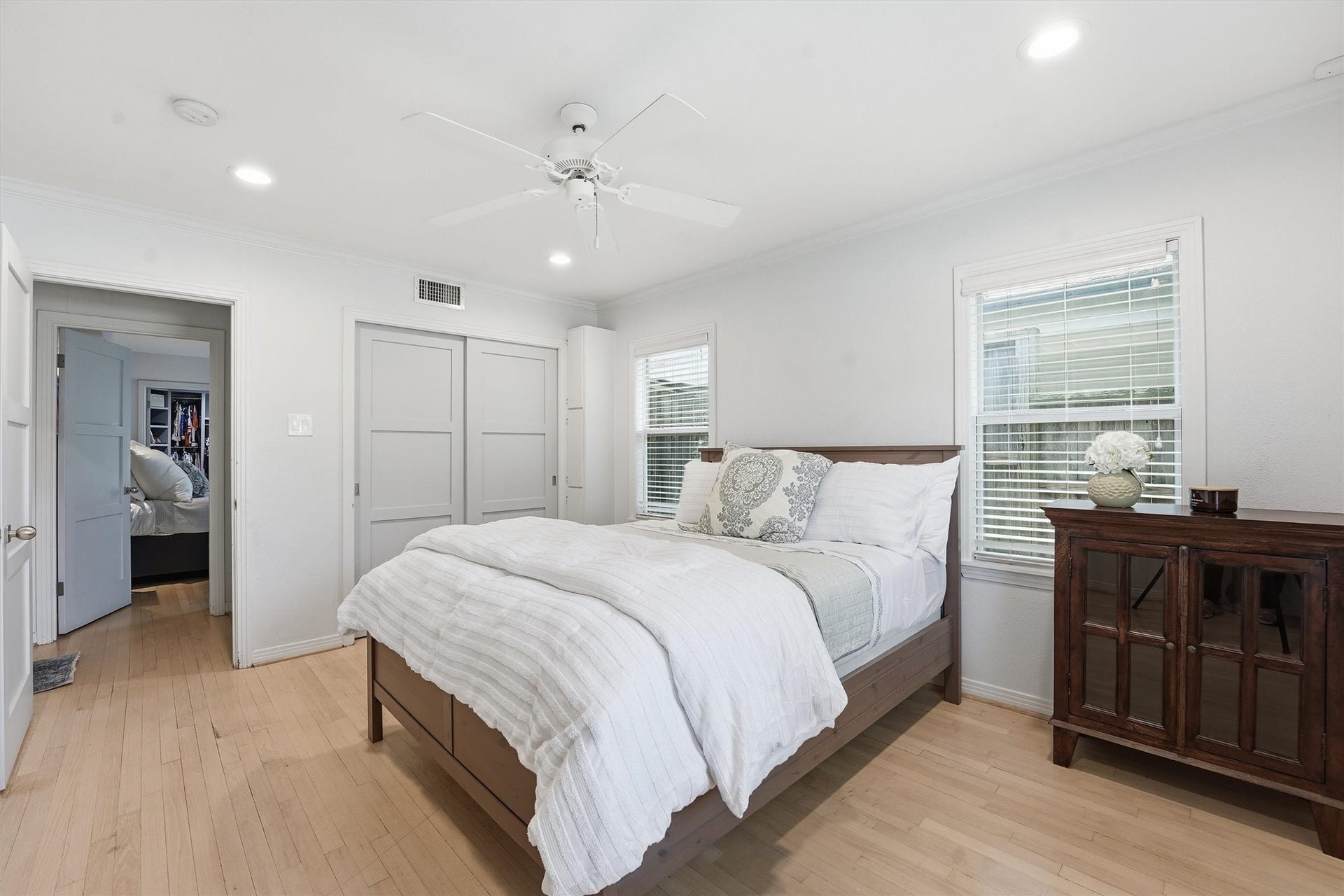 1006 Prince Street, Houston, TX 77008 Secondary bedroom