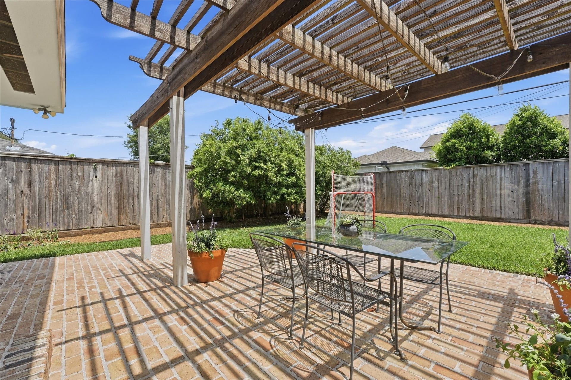 1006 Prince Street, Houston, TX 77008 1006 Prince Street, Houston, TX 77008