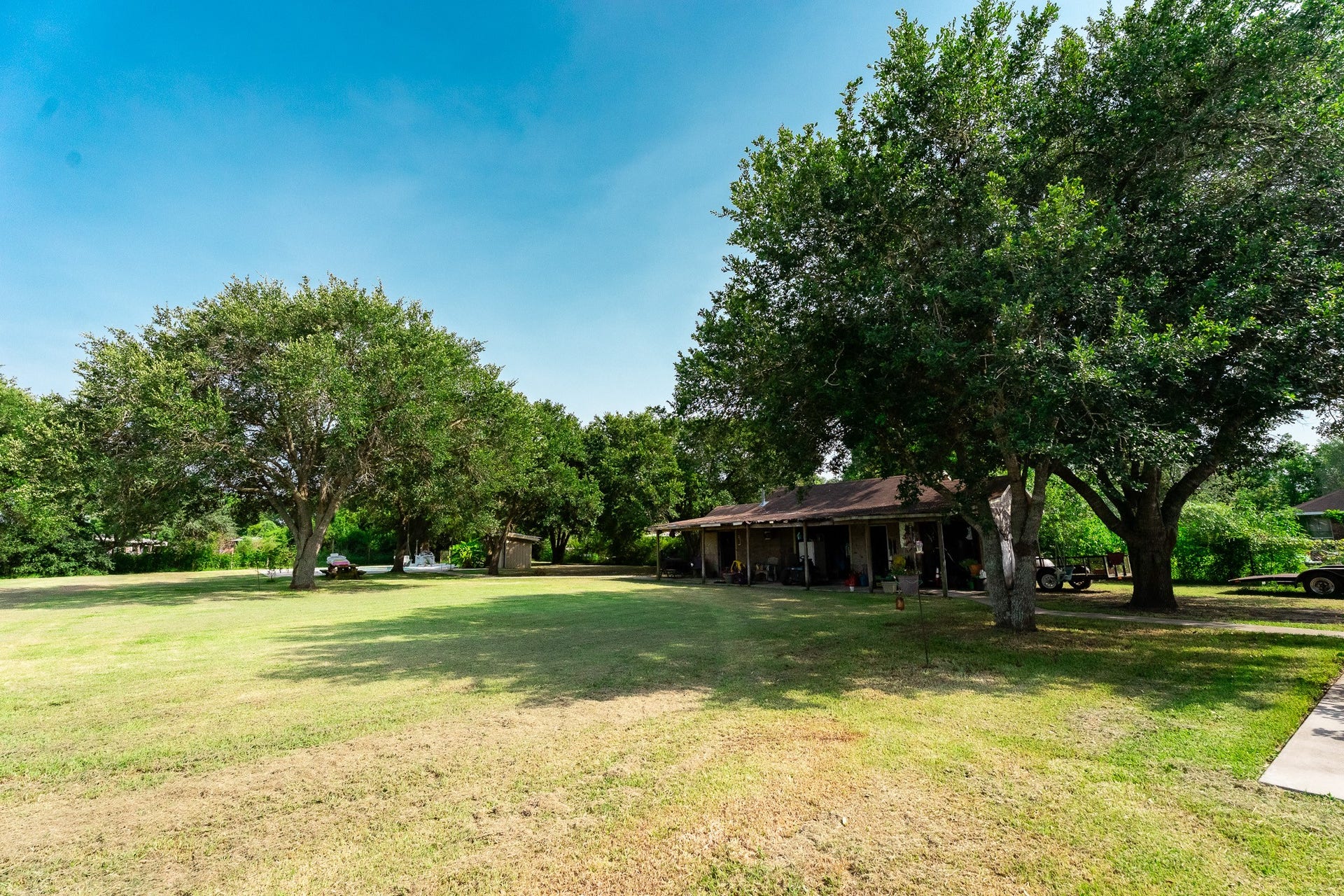 3015 Indian Acres Street, Alvin, TX 77511 Lots of room in the backyard!