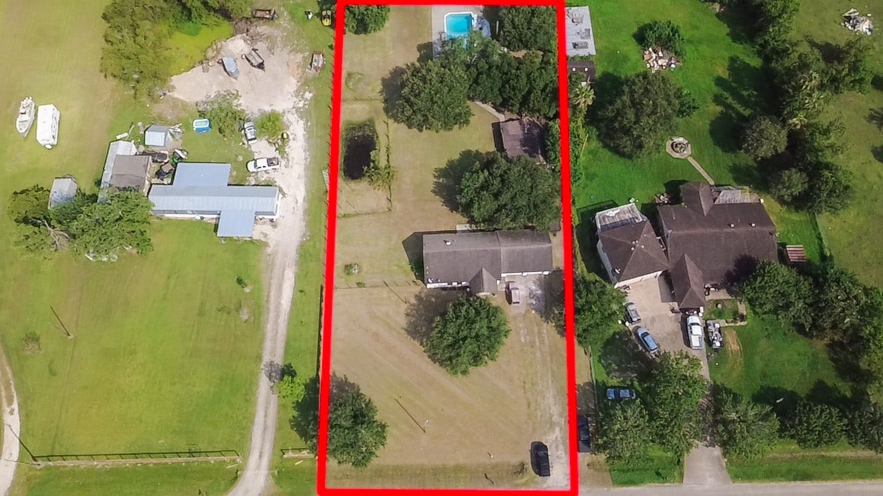 3015 Indian Acres Street, Alvin, TX 77511 Aerial shot - the lot is 150' x 376'. That's 1.3 acres.