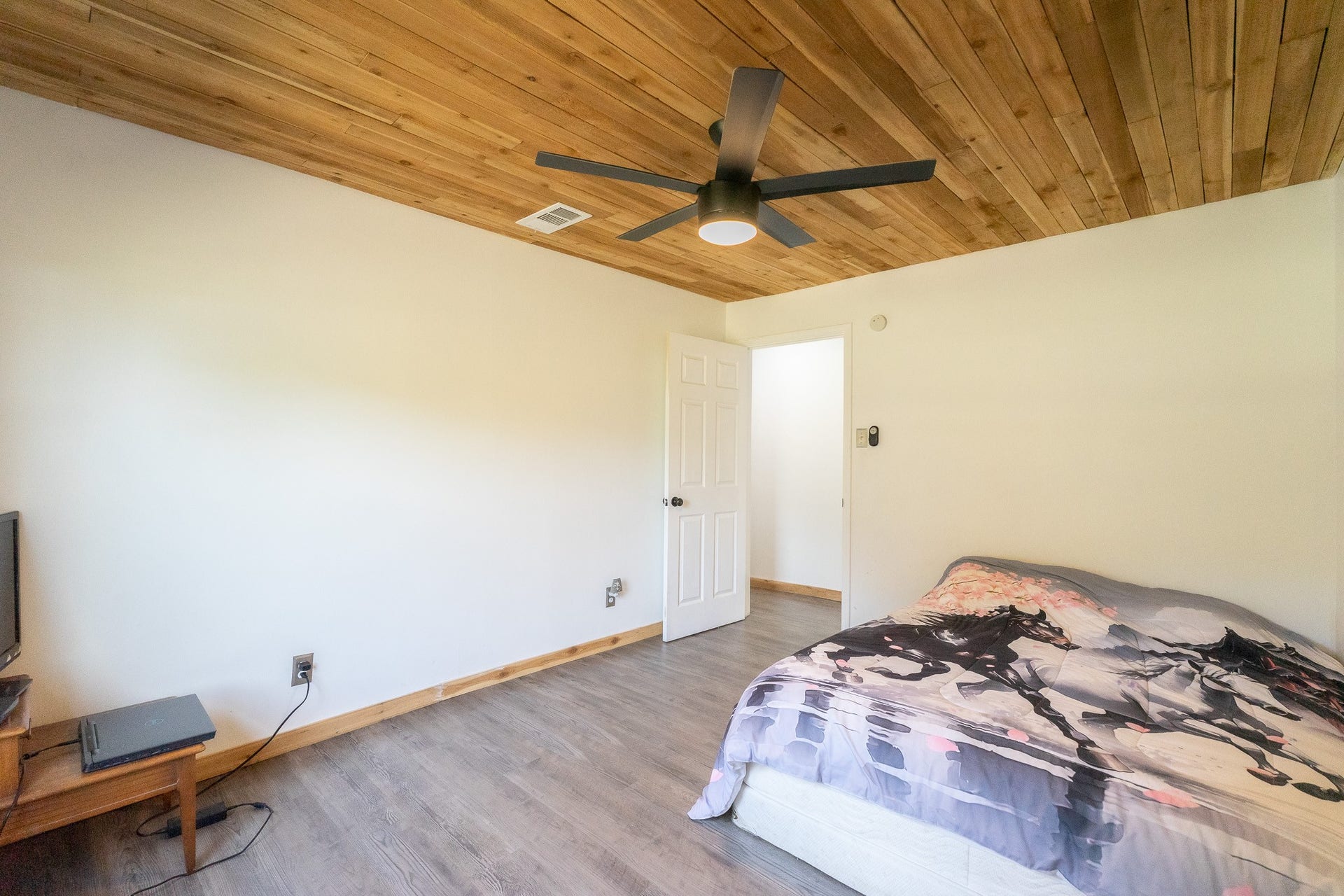 3015 Indian Acres Street, Alvin, TX 77511 Second Bedroom (downstairs).