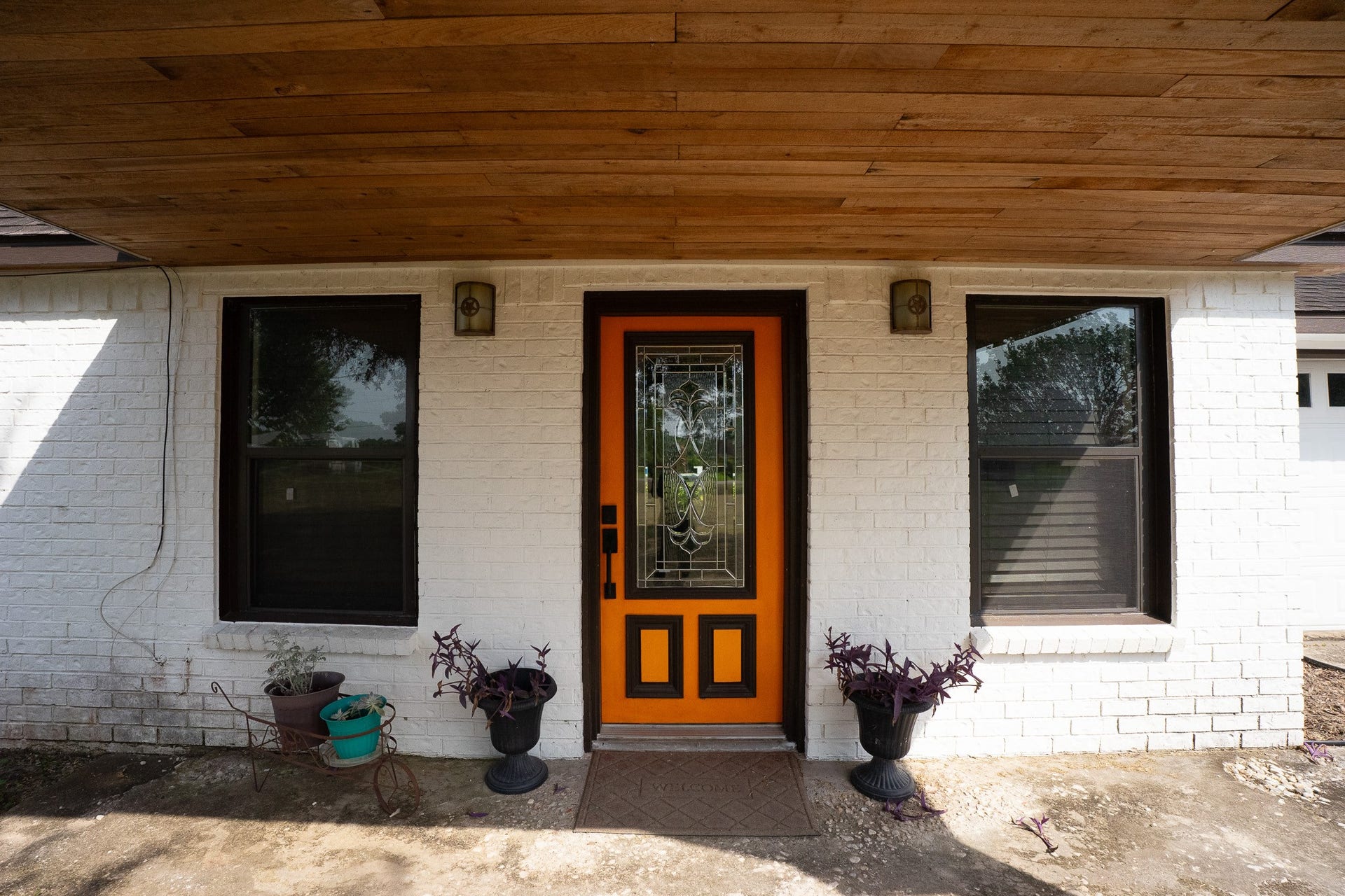 3015 Indian Acres Street, Alvin, TX 77511 Close up of the front door & porch.
