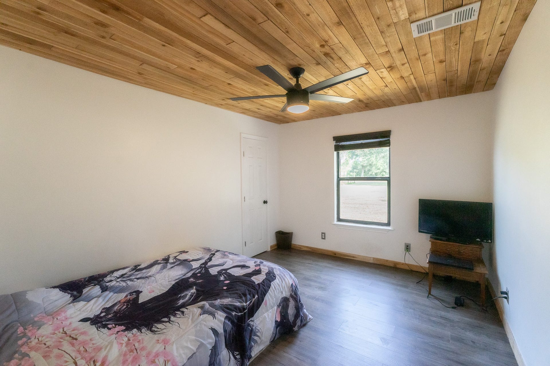 3015 Indian Acres Street, Alvin, TX 77511 Second Bedroom - the other angle.