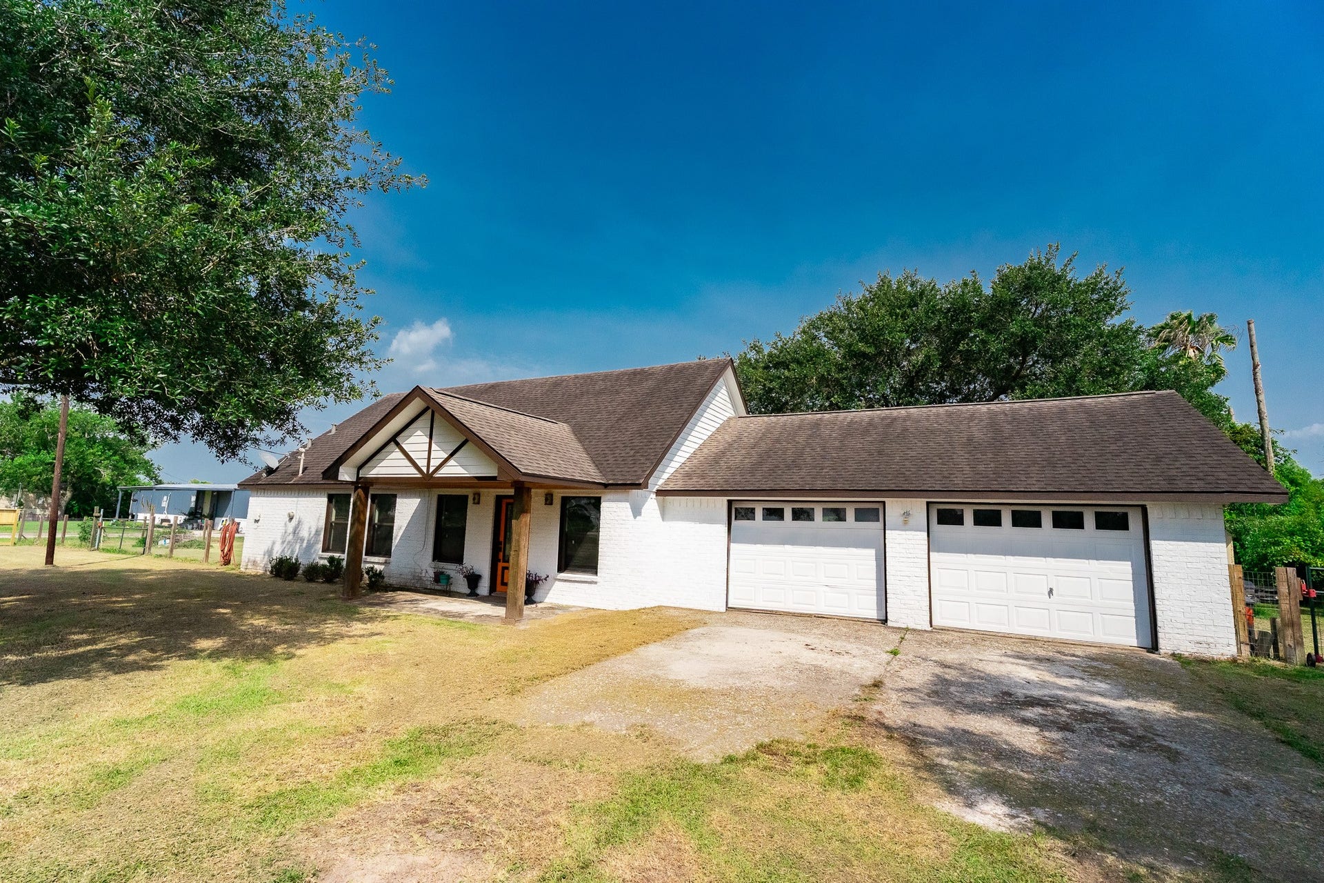 3015 Indian Acres Street, Alvin, TX 77511 A slightly different angle, from the right.