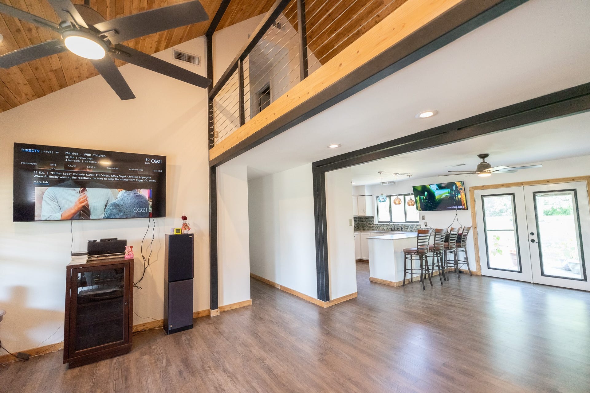 3015 Indian Acres Street, Alvin, TX 77511 Let's head inside. Here's the Living Room.