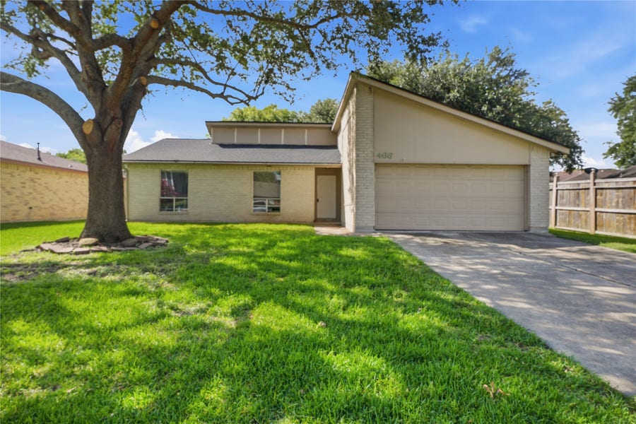 Property photo for 466 El Toro Lane, Webster, TX