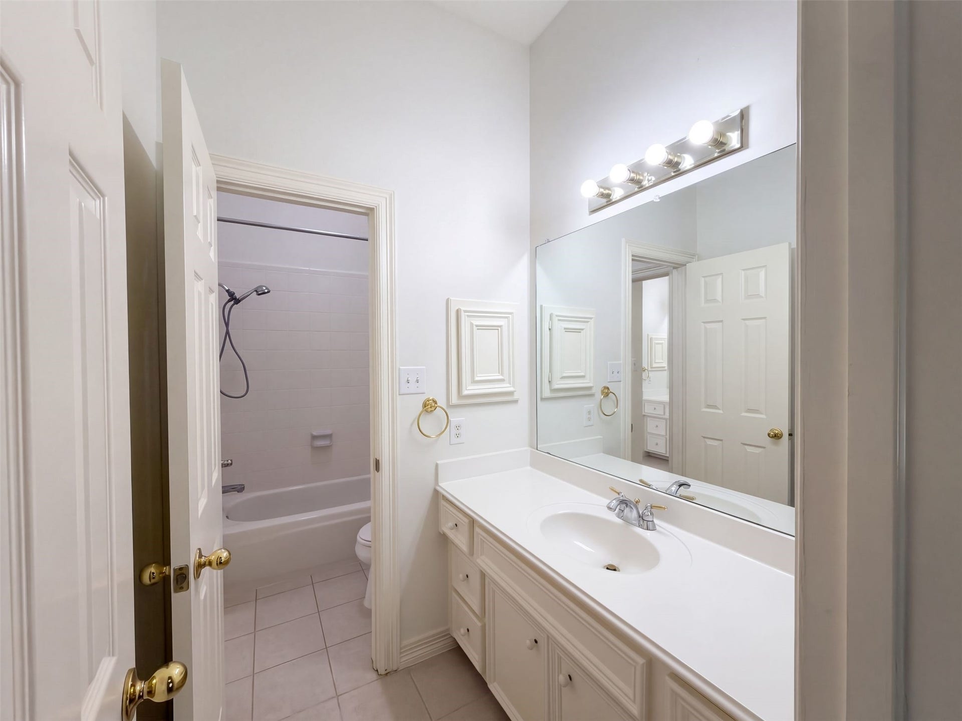 4203 Waterside Court, Missouri City, TX 77459 4203 Waterside Court, Missouri City, TX 77459