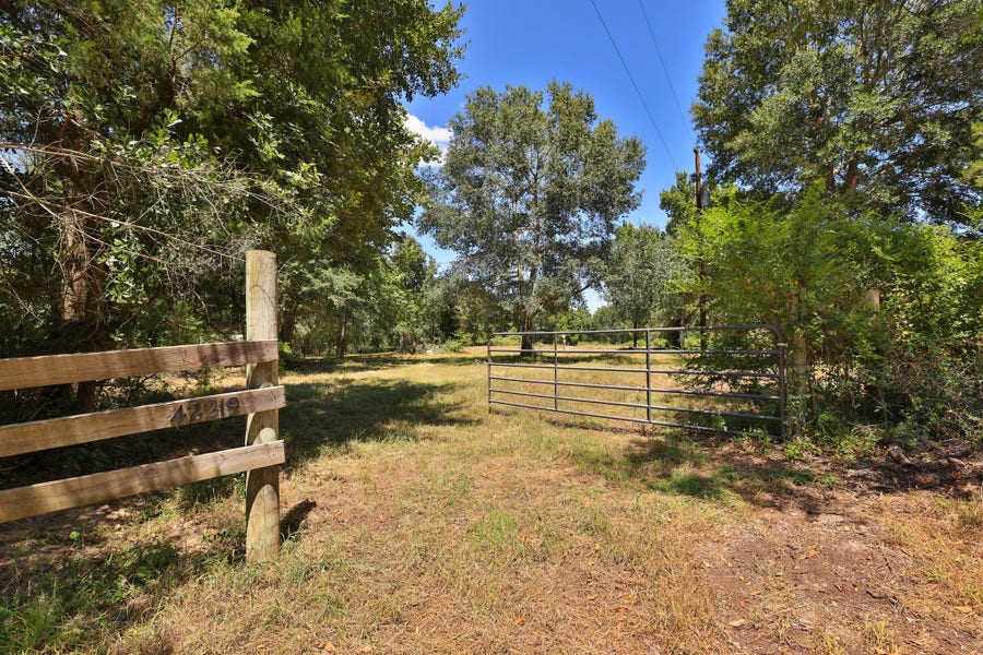 Property photo for 42219 Cedar Creek Road, Hempstead, TX