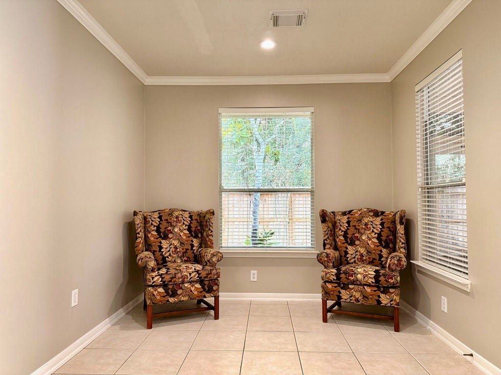 90 Country Gate, Conroe, TX 77384 large breakfast room