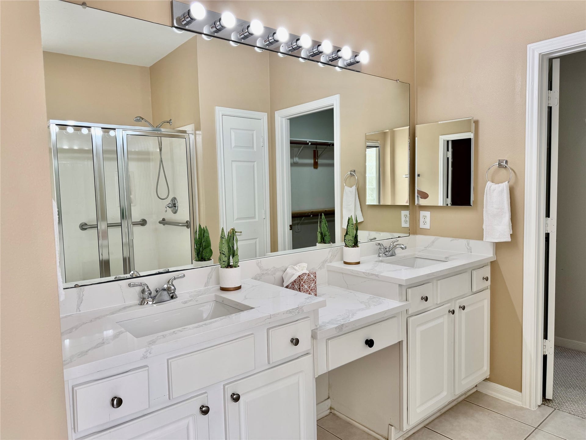 90 Country Gate, Conroe, TX 77384 Vanity area with Quartz counters