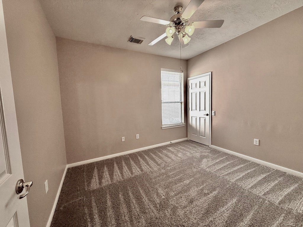 90 Country Gate, Conroe, TX 77384 Bedroom with huge walk in closet