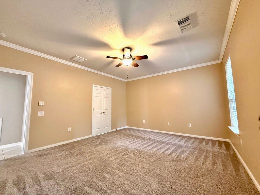 90 Country Gate, Conroe, TX 77384 Large master bedroom