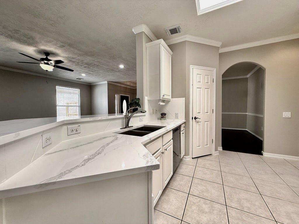 90 Country Gate, Conroe, TX 77384 Amazing kitchen