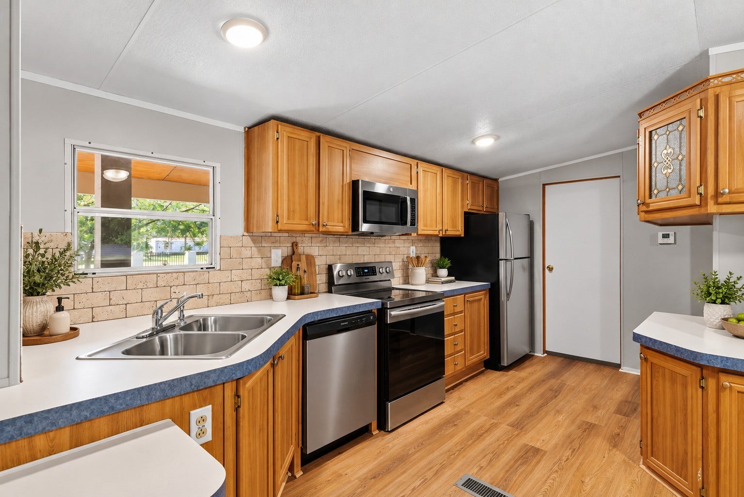16919 Young Sam Road, Conroe, TX 77302 KitchenVirtually Staged