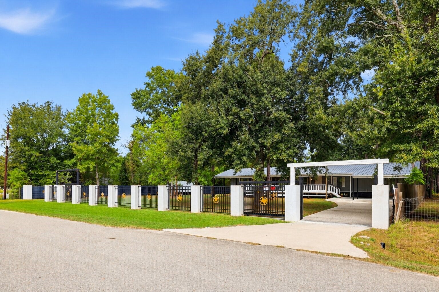 16919 Young Sam Road, Conroe, TX 77302 16919 Young Sam Road, Conroe, TX 77302