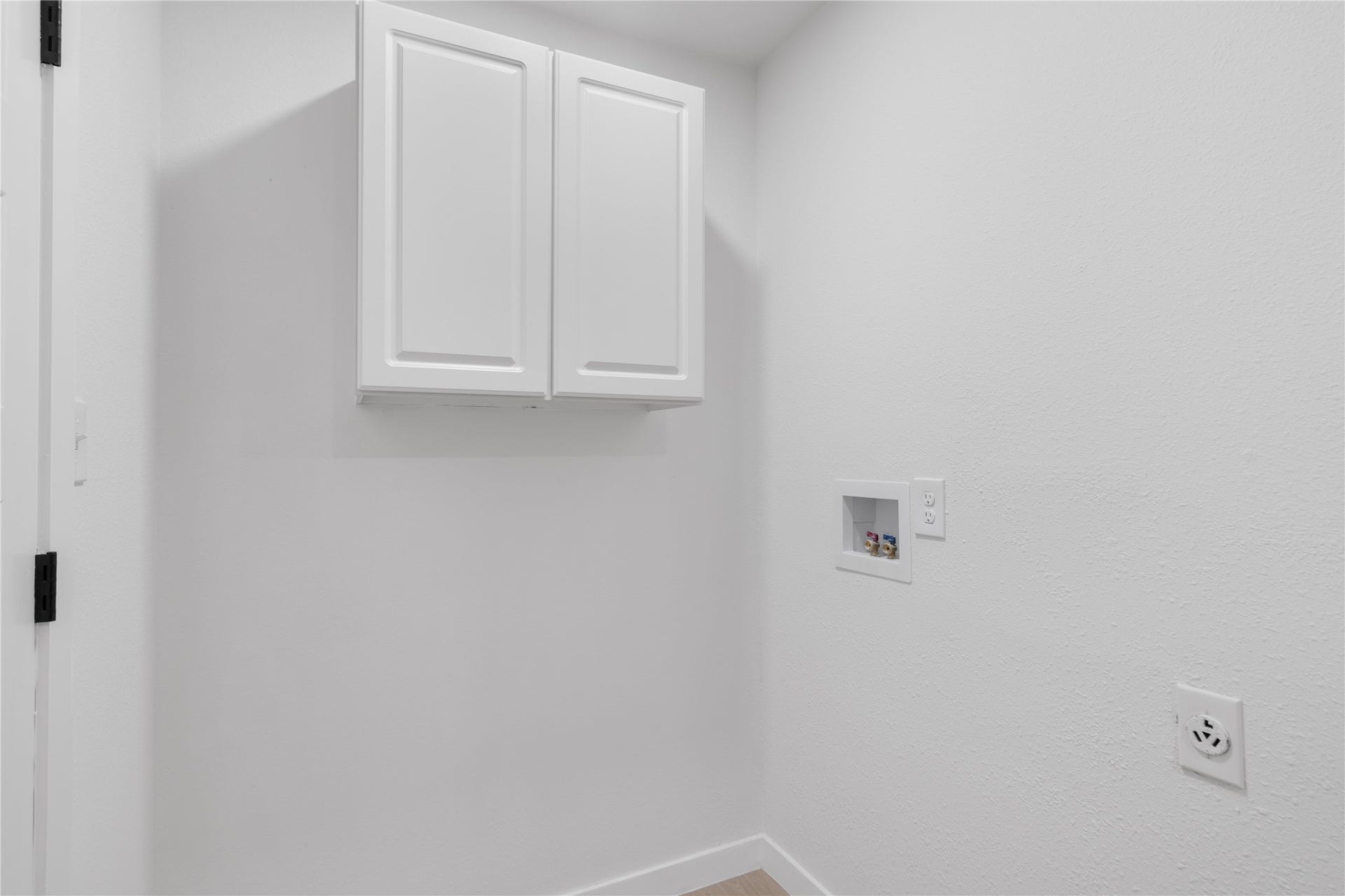 12019 Beth Lane, Magnolia, TX 77354 More storage space in the apartment bathroom along with Washer/Dryer Connections.
