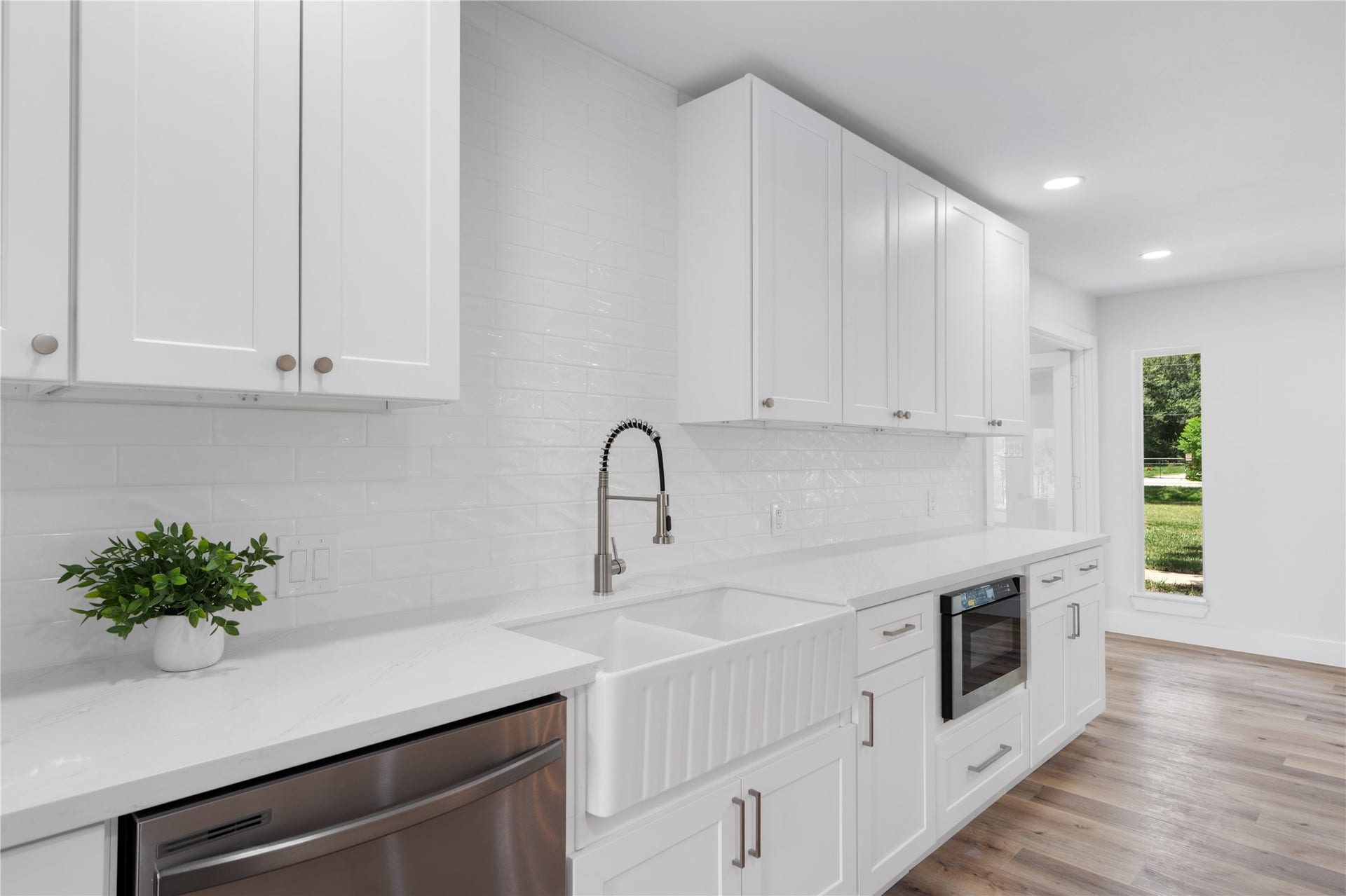 12019 Beth Lane, Magnolia, TX 77354 Clean and modern details this kitchen offers one can appreciate.