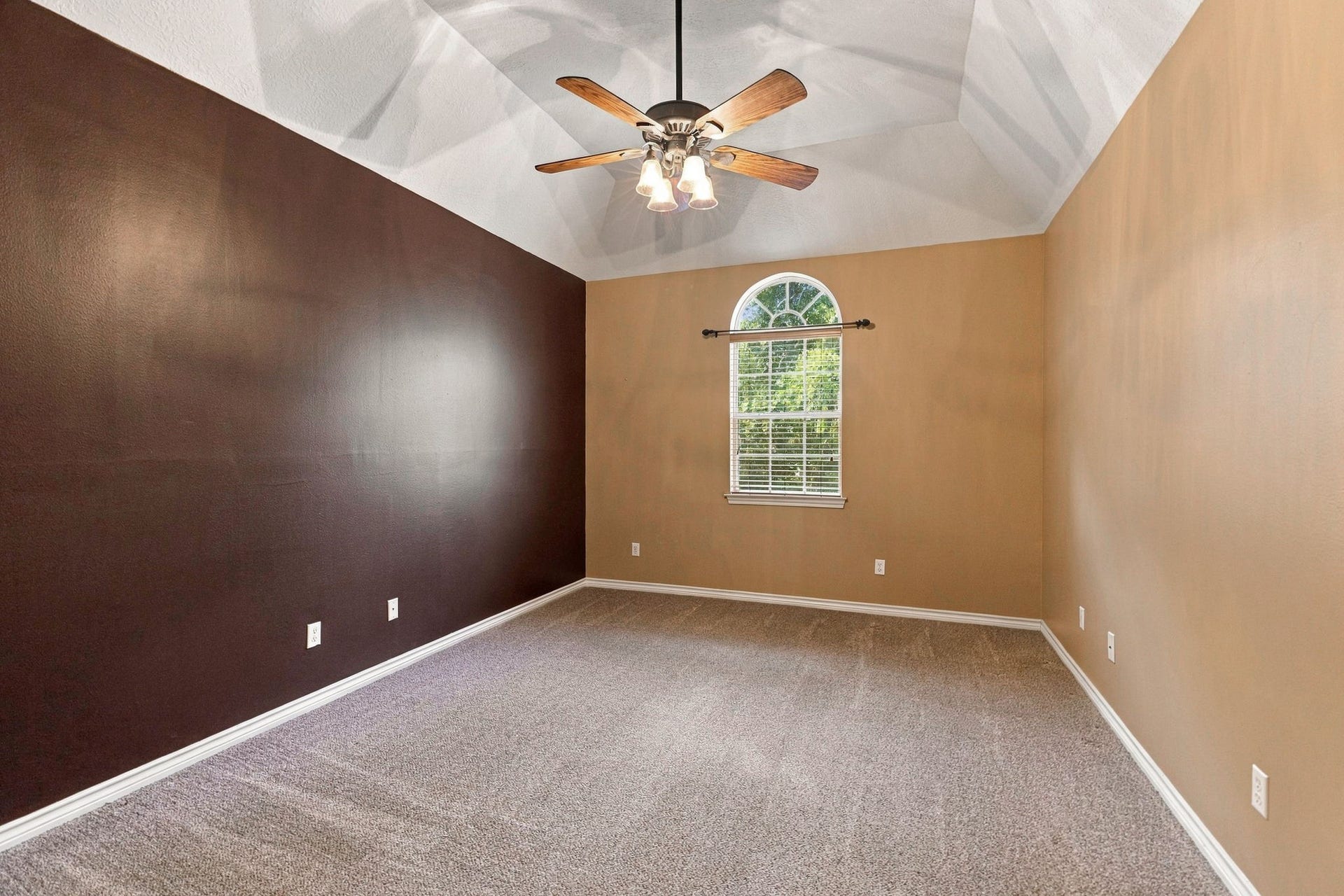 31020 Ulrich Road, Tomball, TX 77375 31020 Ulrich Road, Tomball, TX 77375