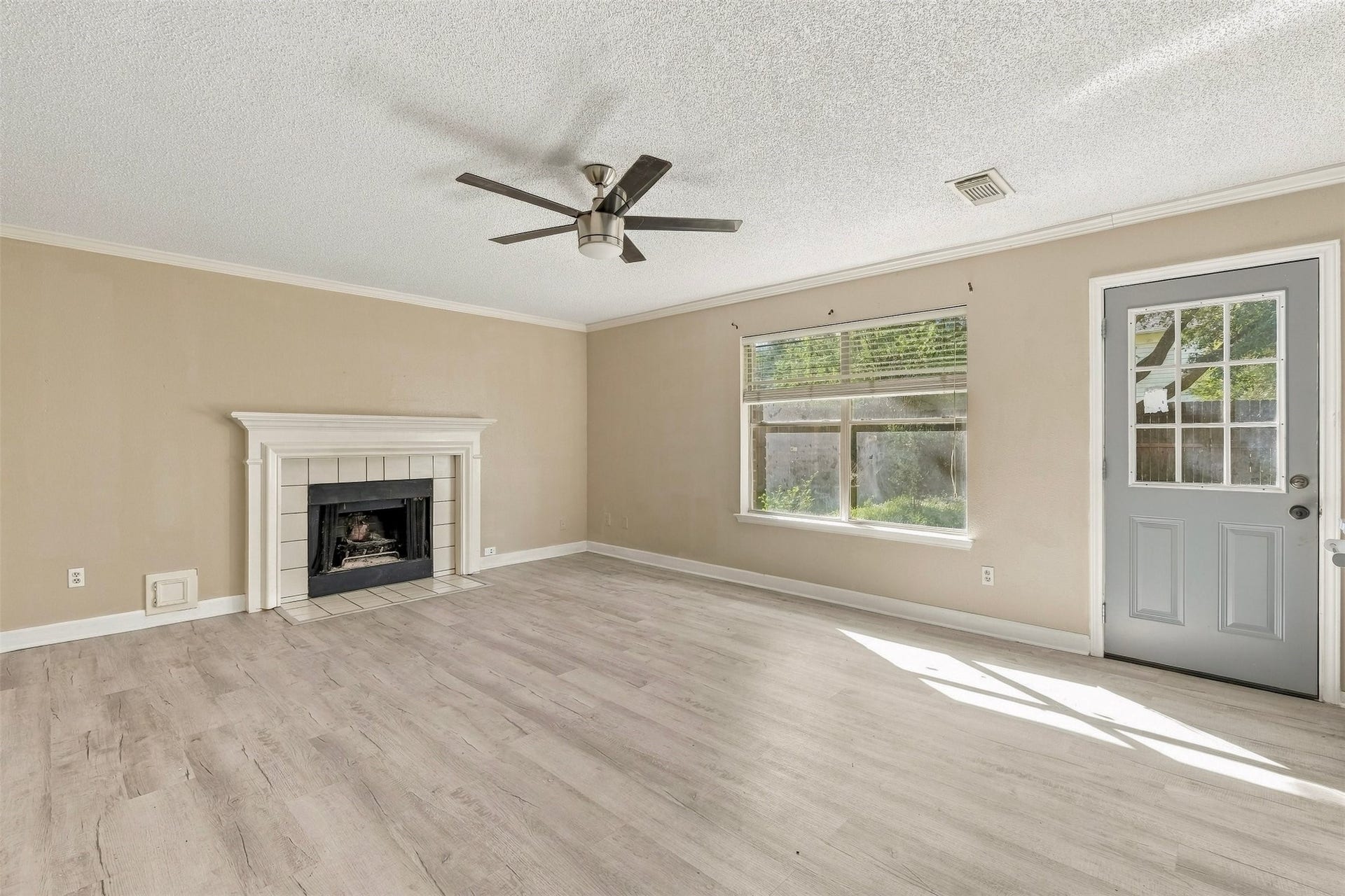 18031 Carbridge Drive, Houston, TX 77084 18031 Carbridge Drive, Houston, TX 77084